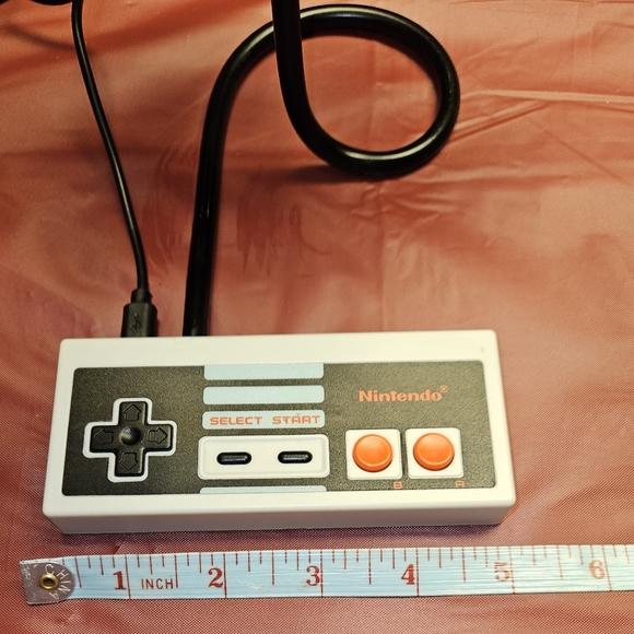 Nintendo Super Mario Bros NES LED Retro Lamp w/Classic D-Pad Controls Light EUC - Picture 5 of 7